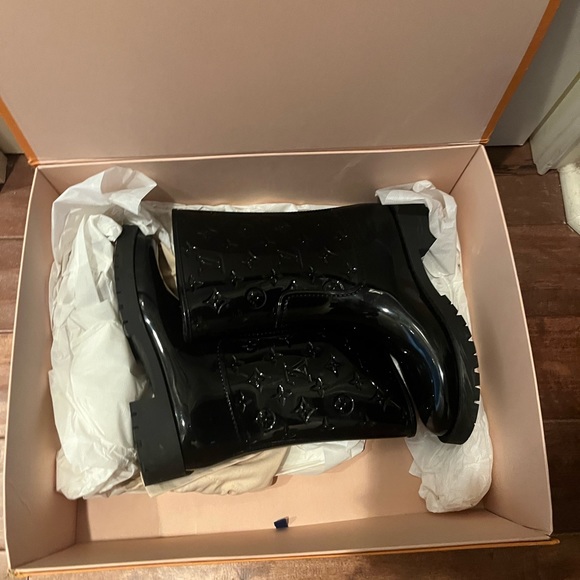 Super cute and stylish - Picture 8 of 10